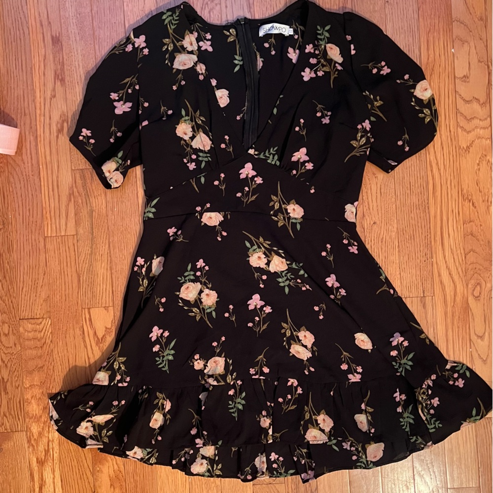 Showpo| Black&Pink| Floral Ruffle Dress| Size 12| Vintage.
